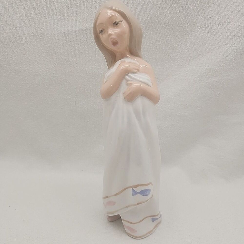 Figurine Lladro Zaphir Surprised Girl In Bath Towel Made In Spain VTG SUPER RARE